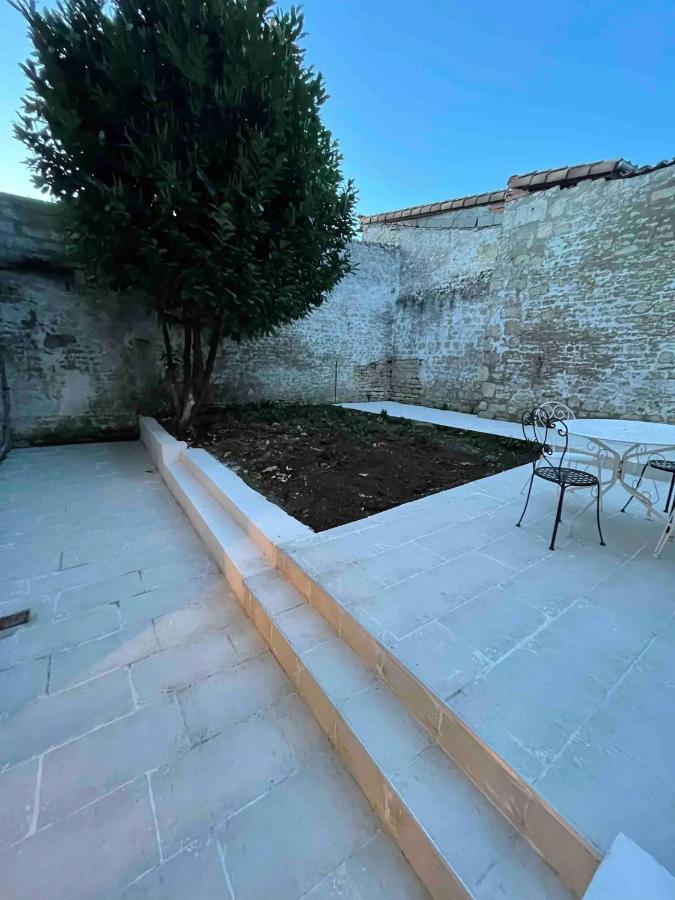 Le Jardin Niortais - Hyper Centre- Proche Gare - Paisible - Grand Jardin Prive, Wifi Hd -Netflixアパートメント エクステリア 写真