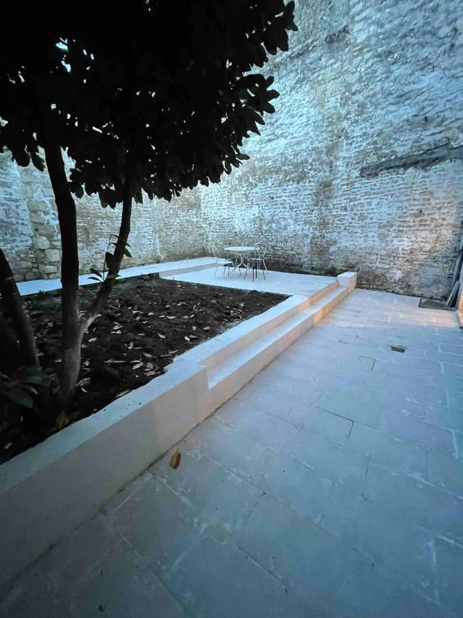 Le Jardin Niortais - Hyper Centre- Proche Gare - Paisible - Grand Jardin Prive, Wifi Hd -Netflixアパートメント エクステリア 写真