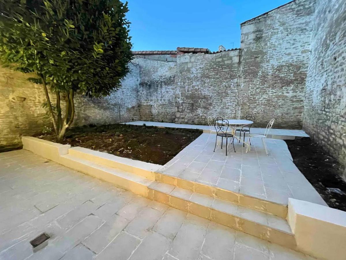 Le Jardin Niortais - Hyper Centre- Proche Gare - Paisible - Grand Jardin Prive, Wifi Hd -Netflixアパートメント エクステリア 写真