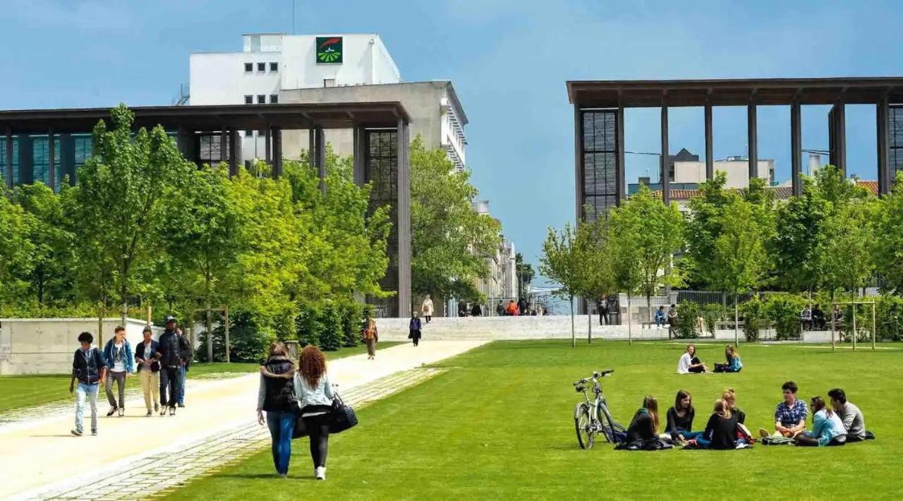 Le Jardin Niortais - Hyper Centre- Proche Gare - Paisible - Grand Jardin Prive, Wifi Hd -Netflixアパートメント エクステリア 写真